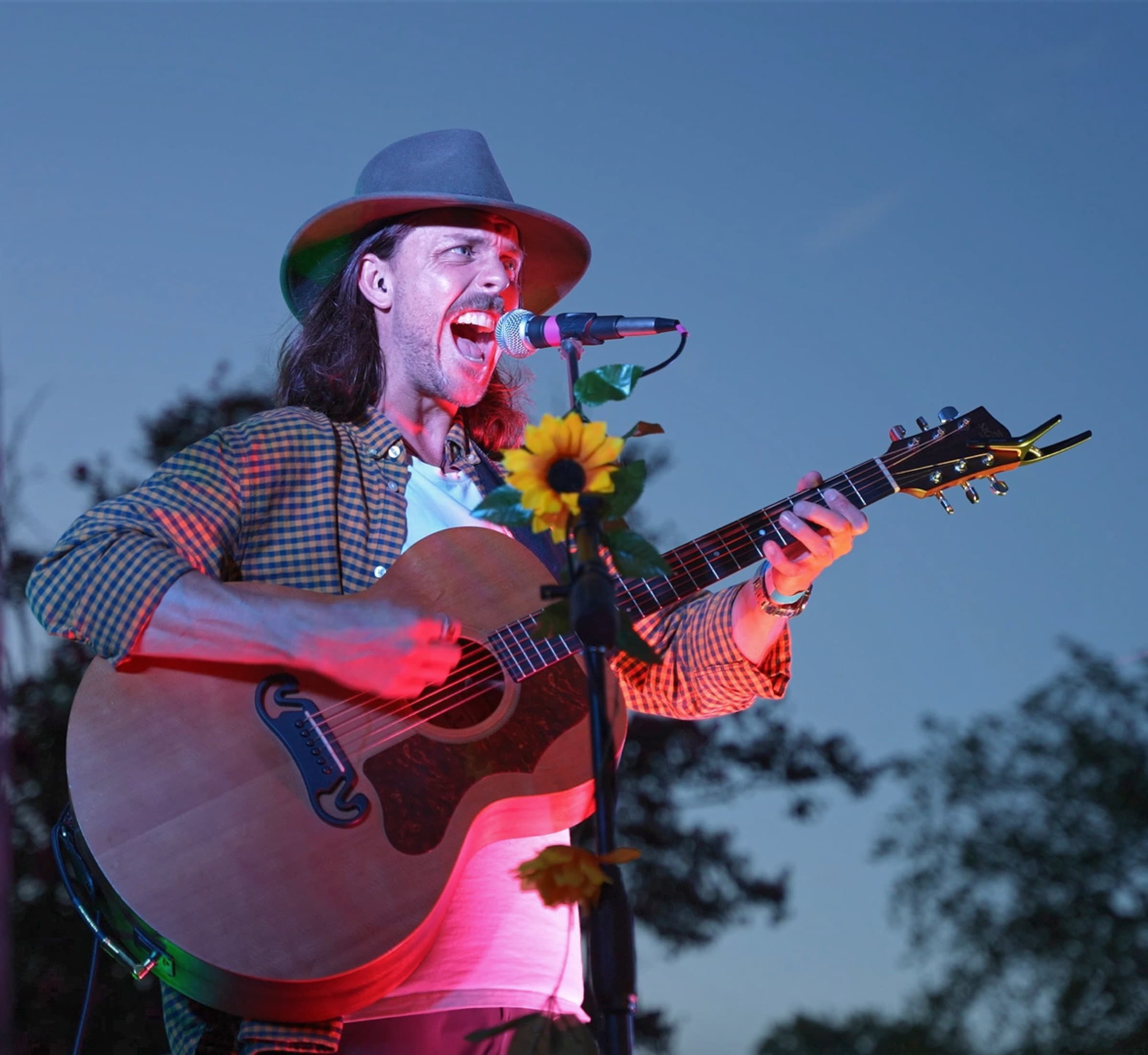 Benjo performing at twilight